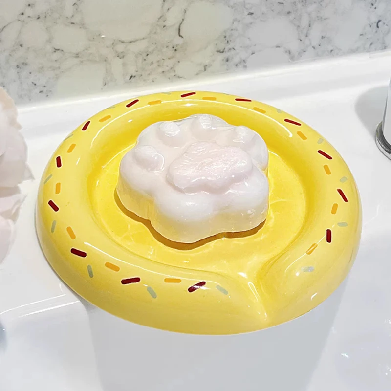 Ceramic Cute Soap Box, Light luxury Cartoon Donut Shaped Soap Dishes, Home Bathroom Kitchen Supplies, Bathroom Storage Rack, 1Pc