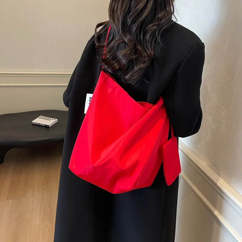 Borsa a tracolla minimalista e casual, borsa da donna a grande capacità, borsa a secchiello per studentesse, borsa retrò per lo shopping - immagine 4