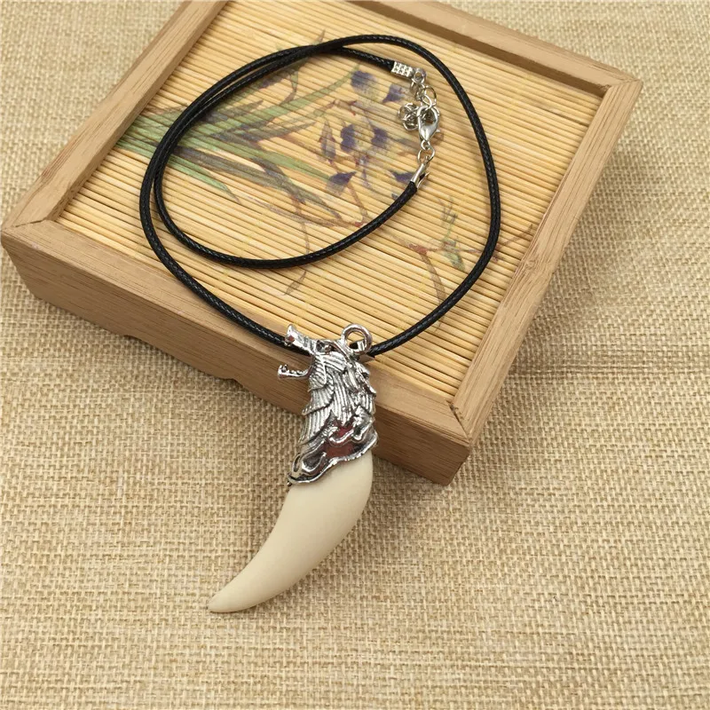 Men Women's Goth Vintage Wolf Tooth Pendant Leather Beaded Weaved Prayer Necklace Fashion Jewelry Necklaces 1PC