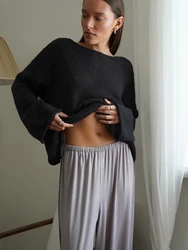 Elegant Women's Casual Fashion Sweater - Chic Pink & White Jumper - M (Black)