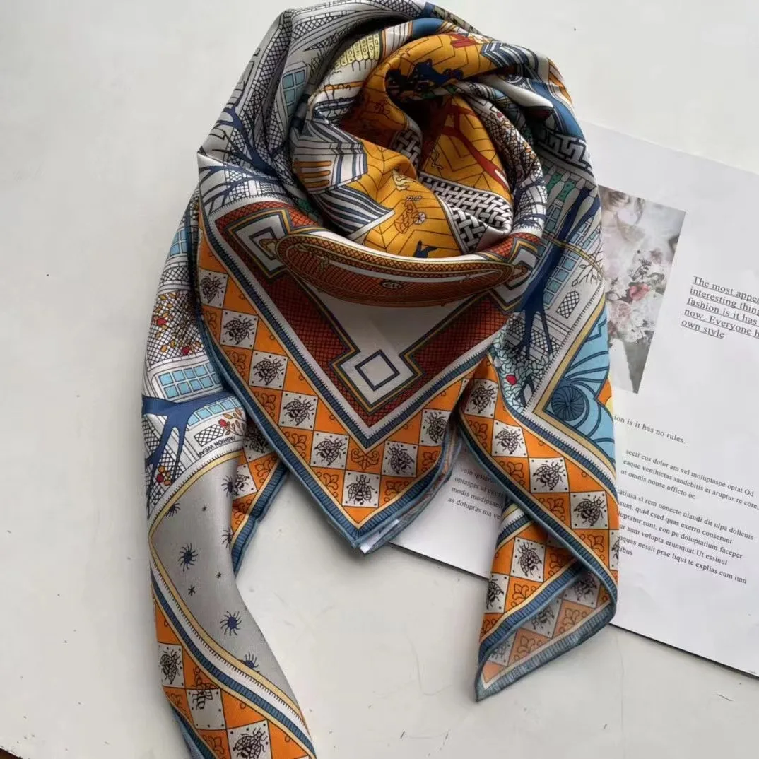 Рисунок 2 - Женский шелковый шарф с принтом