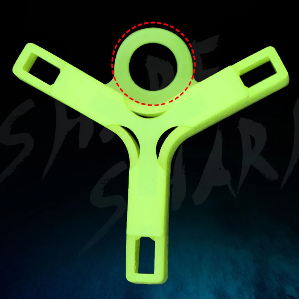 Рисунок 2 - Защитная крышка с тремя отверстиями