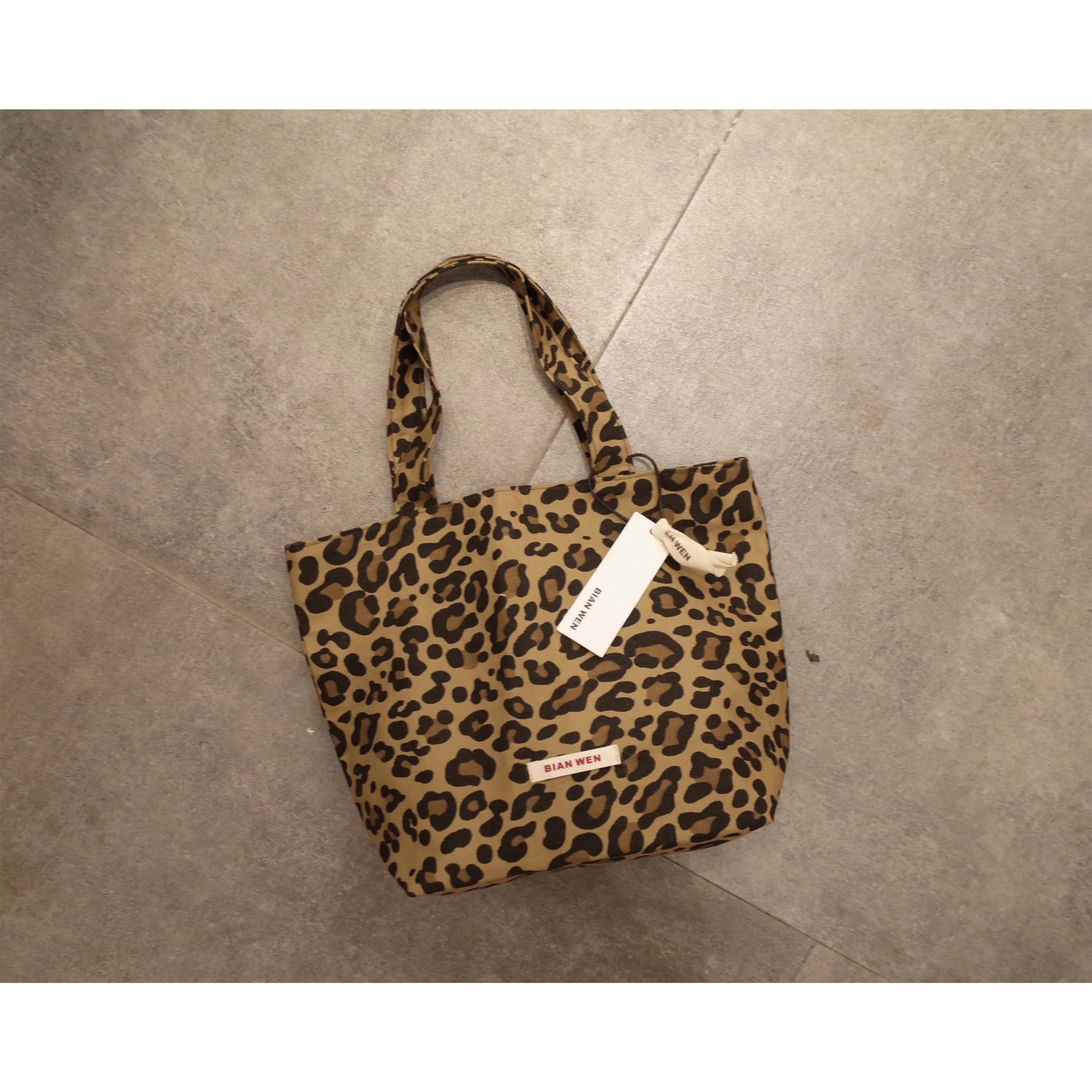 

BIAN WE 20ss Homemade Vintage leopard print double canvas tote Bag 21008#