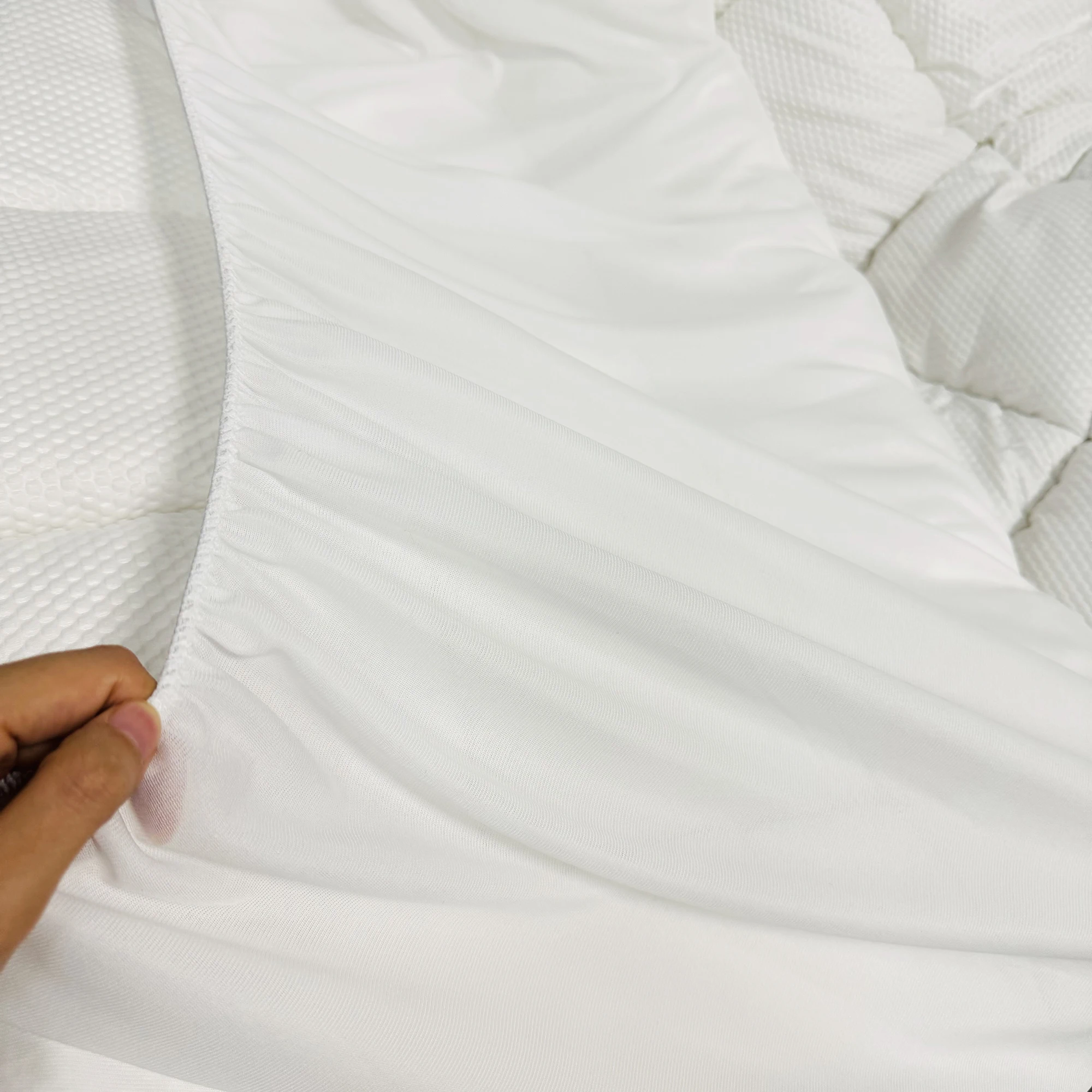 Full Mattress Pad Cooling Breathable Fluffy Soft Mattress Pad Stretches up to 21 Inch Deep