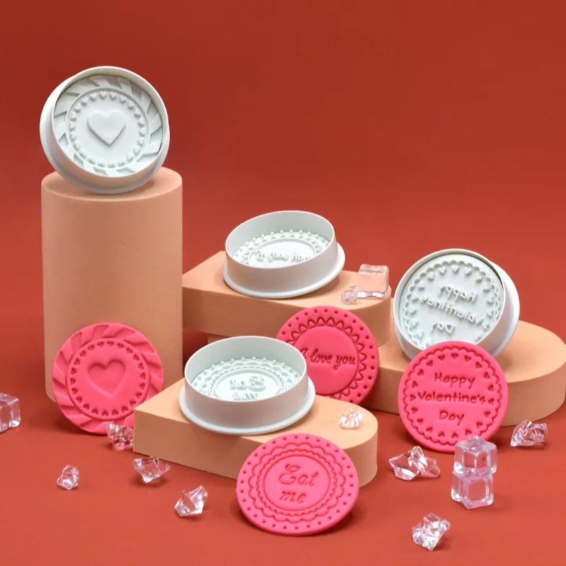 

Happy Valentine's Day Cookies Cutters Set Round Love Fondant Biscuits Embossing Stamps Wedding Dessert Cake Decorating Tools