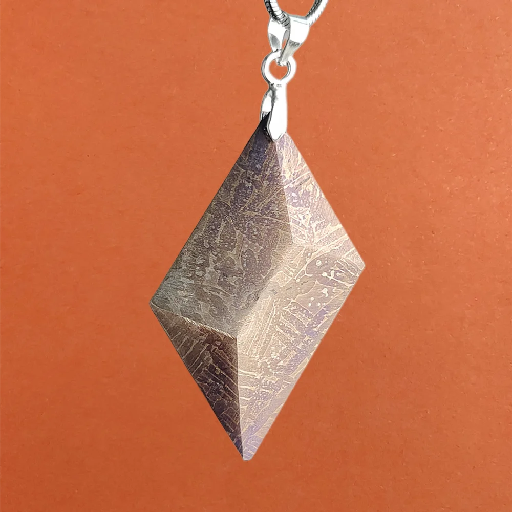 

Muonionalusta, железная фотография, натуральный железная фотография, железный метеорит, образец Amulet, коллекция-TD155