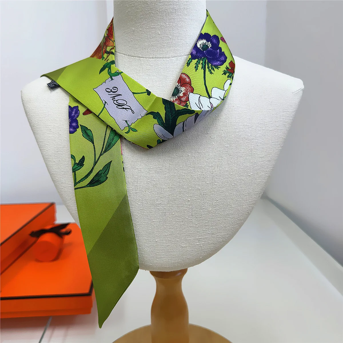 Koreanischen Stil Floral Twill Seide Schal Vier Jahreszeiten Geschenk Frauen Hals Band Handtasche Dekor Neue Zubehör Großhandel Geschenk – Detail 10