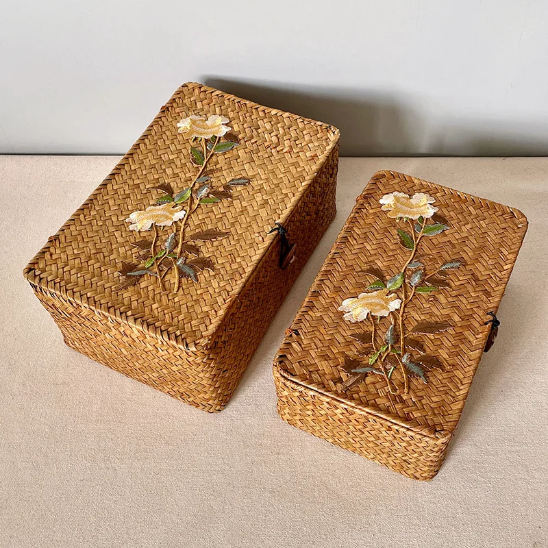 Vintage Woven Bamboo Basket Hand Gift Box with Cover Table Top Home Decoration Storage Basket Rattan Embroidery Woven Empty Box