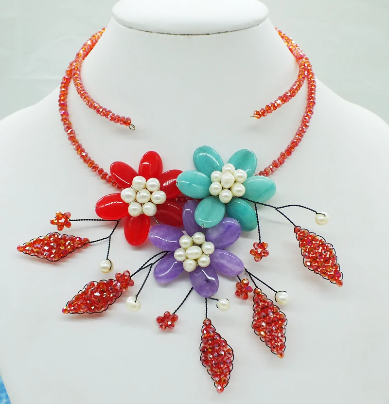 

Natural stone crystal weave beautiful flower necklace 19"