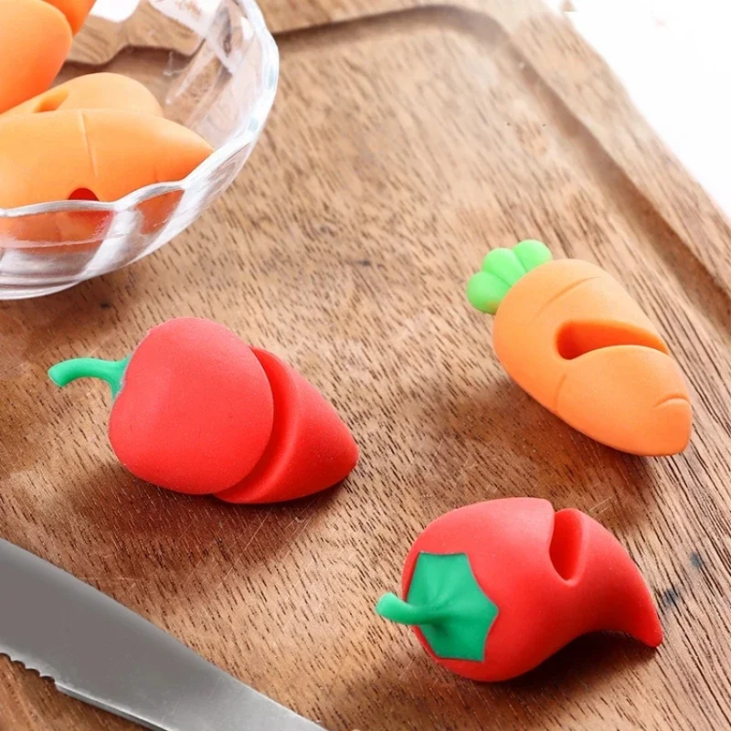 Silicone Pot Lid Holder Carrot Shape Heat-resistant Anti-Overflow Stoppers Anti-spill Rack 3/1Pcs Creative Kitchen Gadgets kitchen utensil holder,kitchen accessories,kitchen organizer,pot lid rack,pot lid holder,kitchen tool,silicone kitchen holder,kitchen anti scald holder