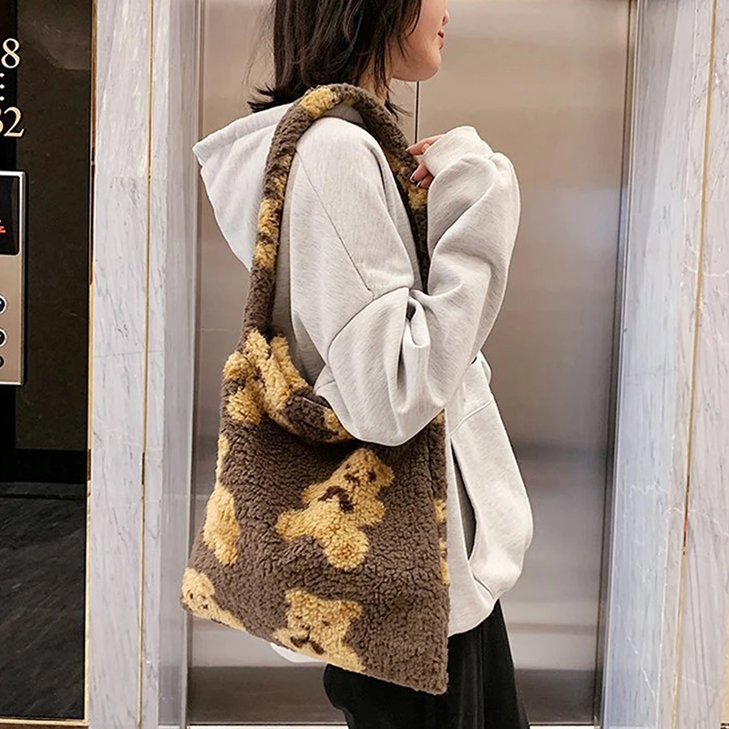 

Women Winter Lamb Fleece Shoulder Bag Tote Bag Fluffy Fur Bear Handbags Large Capacity Casual Shopping Bags Girls School Bag