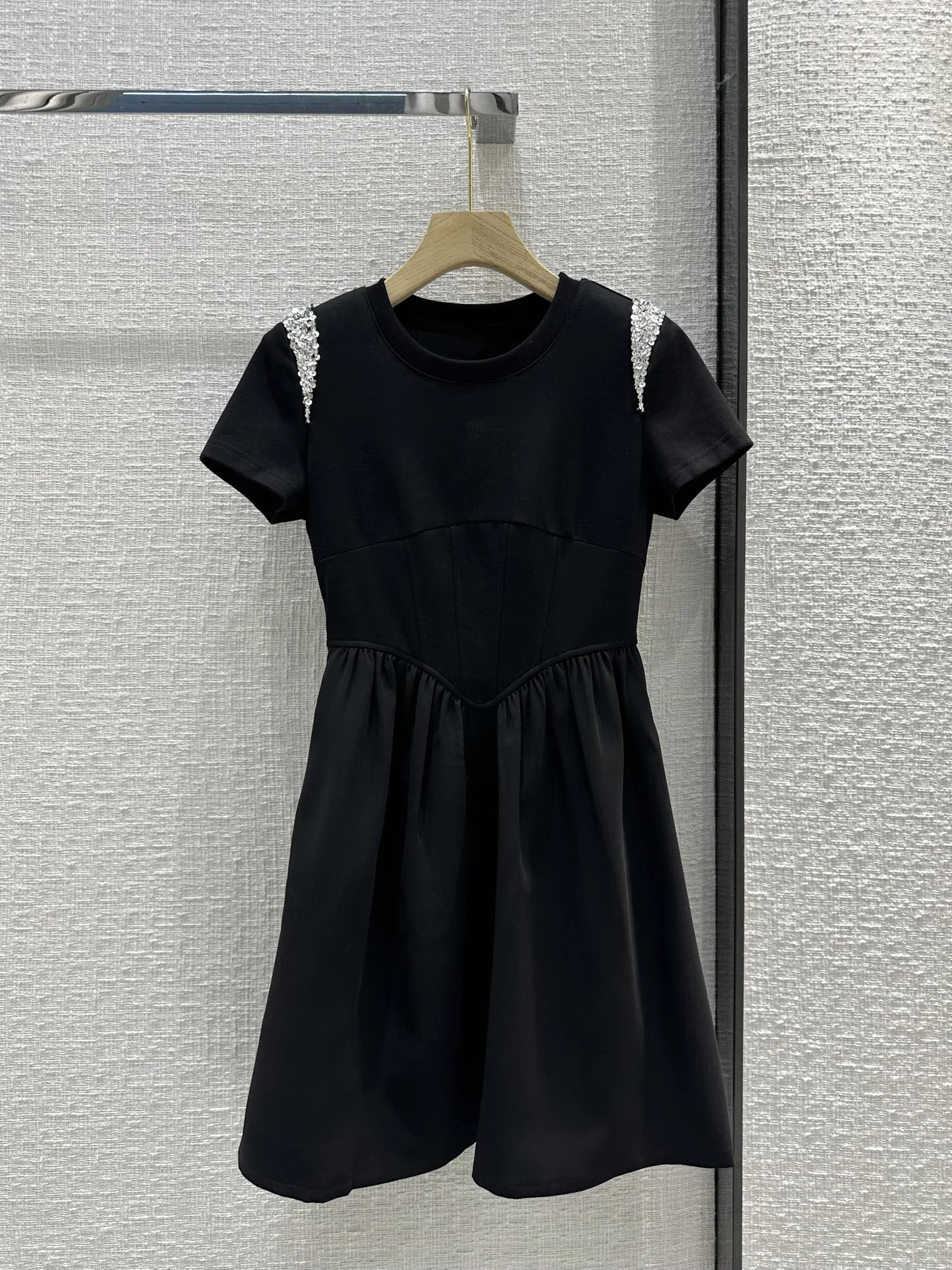 

202323 Spring and summer new products, splicing dress, design sense pleat waist A-line skirt minimalist high-grade6.20