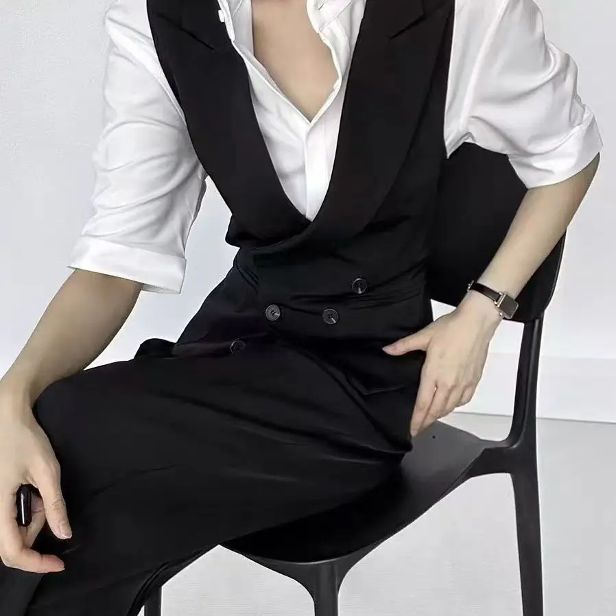 Gilet de costume noir, cool et élégant
