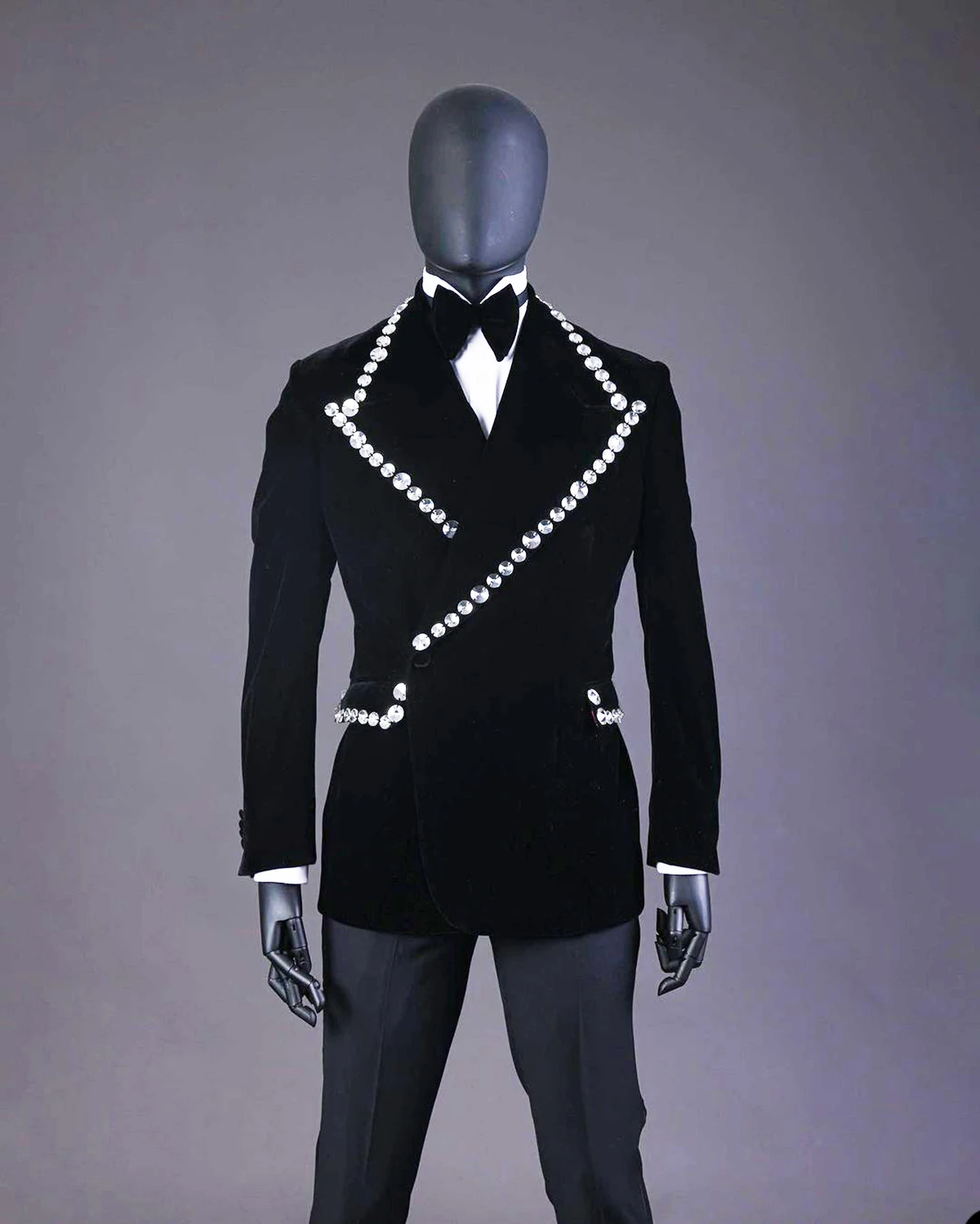 Luxury Crystal Mens Wedding Tuxedos Slim Fit Gorgeous Tailored Beading Peaked Lapel Jacket One Piece Male Costume Coat