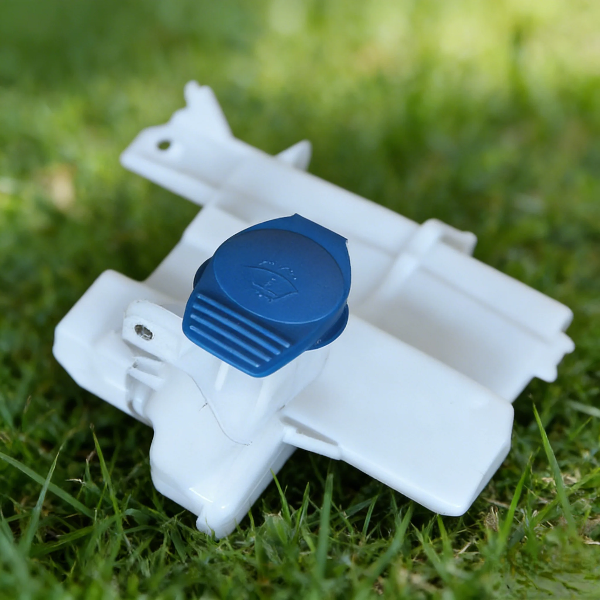 폭스바겐 12 파사트 앞유리 세척용 물통 3AD955453A에 적합한 제품