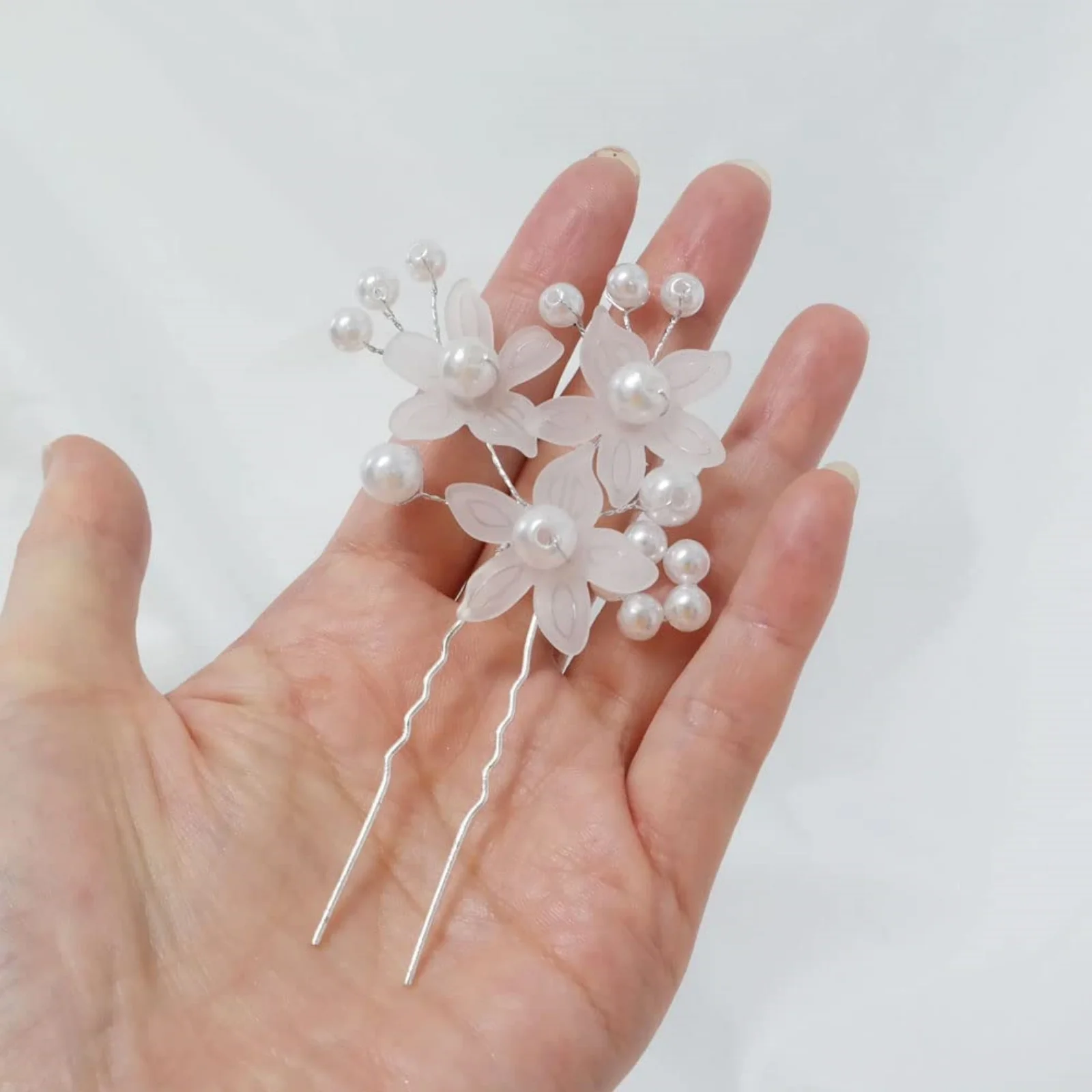 2PCS White Flower Pearl Hair Pins, Elegant Hair Accessories for Updos, Bridal & Formal Occasions