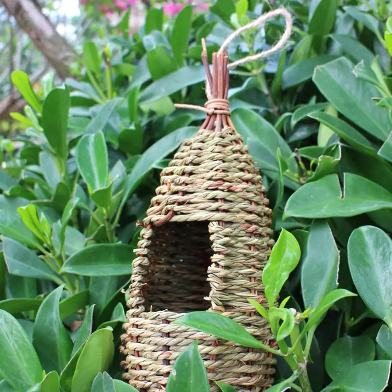 Hanging Bird House Pastoral Style Birdhouse Natural Fiber Finch Bird Nest Hut Outdoo Cage Hand-woven Straw Rope Shelter Hideaway bird house