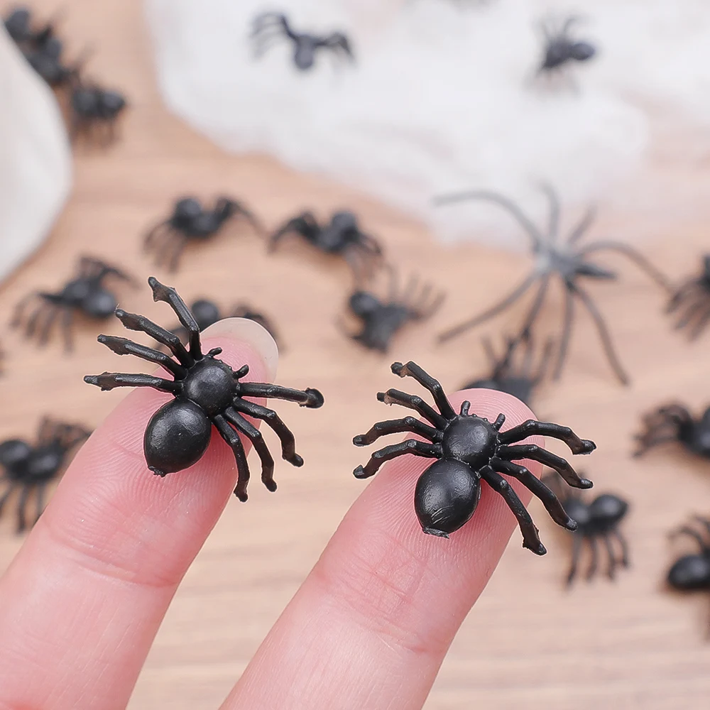 100 pezzi di ragno realistico di Halloween, ragno di plastica, scherzo