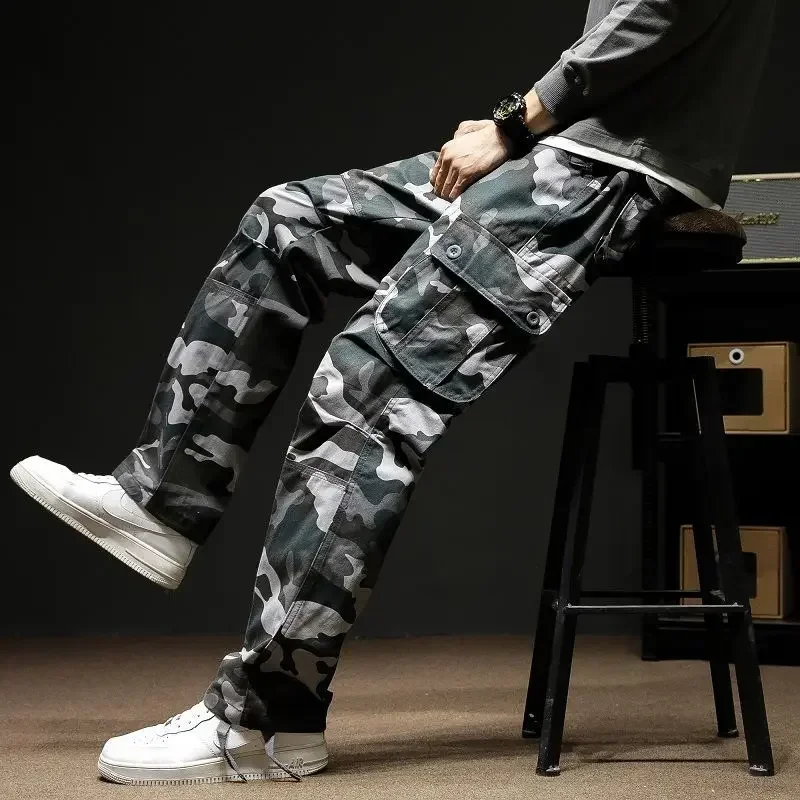 Pantalones de camuflaje multibolsillos de gran tamaño para hombre, pantalones cargo de camuflaje de alta calidad estilo Harajuku Emo con múltiples bolsillos y corte regular para hombre