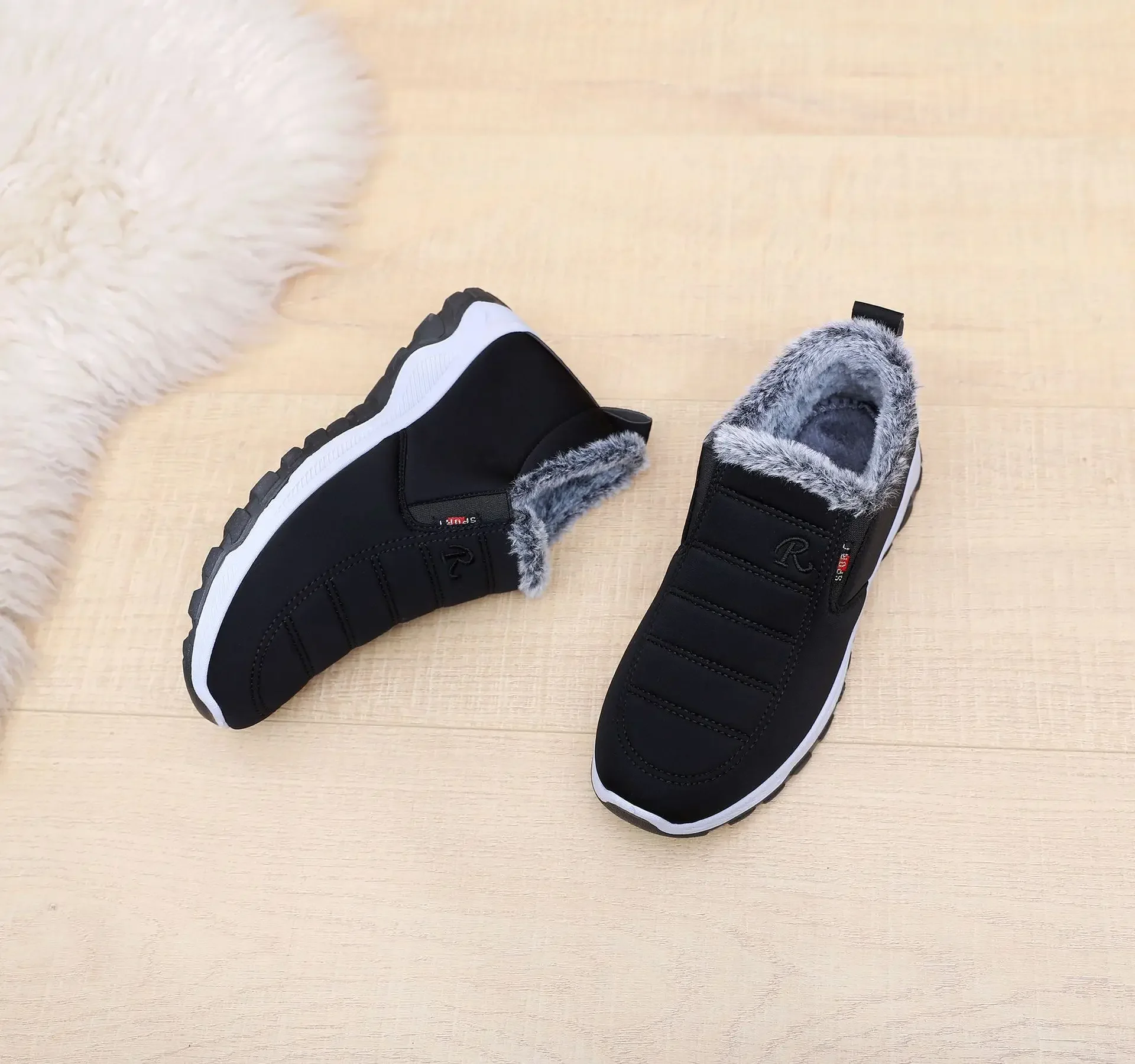 أحذية شتوية سميكة للنساء من القطن بكين سطح جلدي مقاوم للماء دافئ مبطن بالصوف ومضاد للانزلاق أحذية مريحة