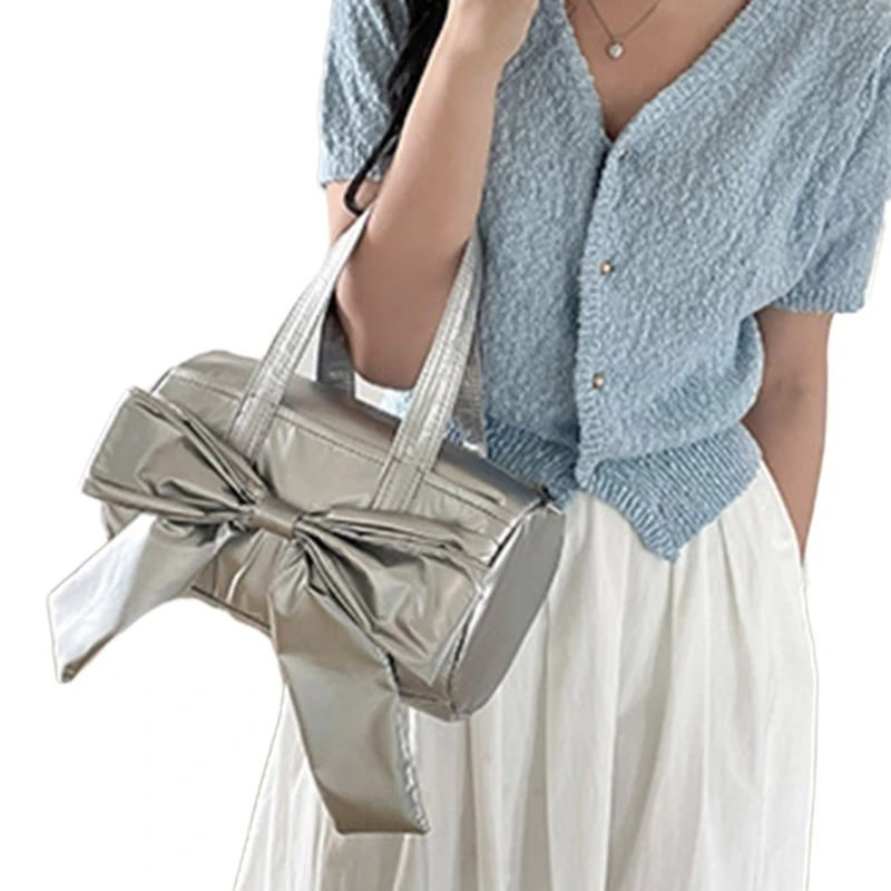 Fashionable Shoulder Bag Underarm Purse Handbag with a Touch of Sophistication