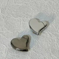 New Alloy Metal Inflatable Lighter With Love Shaped Portable Luxury High Quality Personalized Design As a Gift for Men and Women 2
