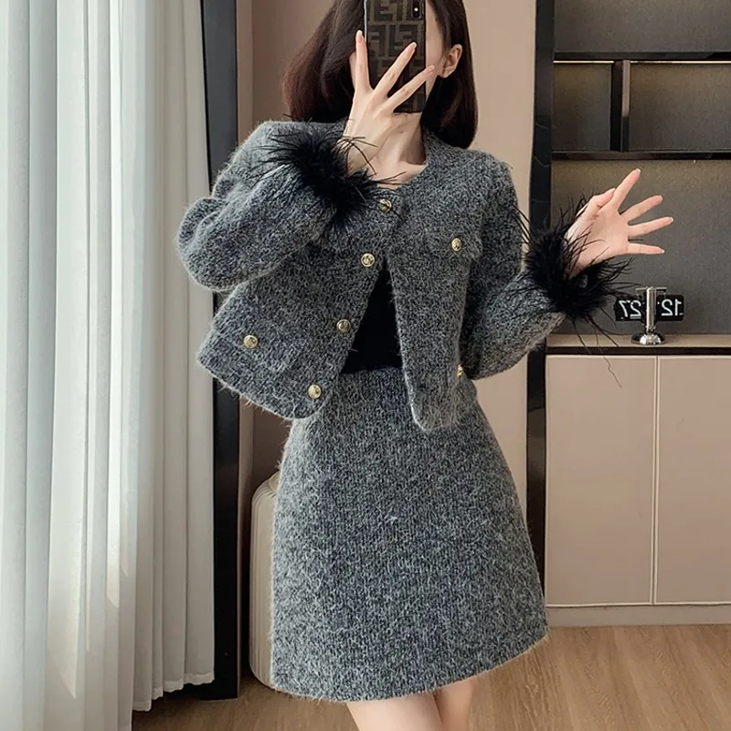 

Runway European Autumn/Winter Small Fragrance Elegant Short Coat Jacket + High Waist Skirts Plush Suit Two Pieces Set