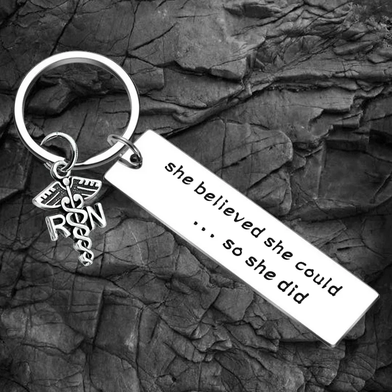 

Брелок для ключей, подарок для медсестры, степень обучения