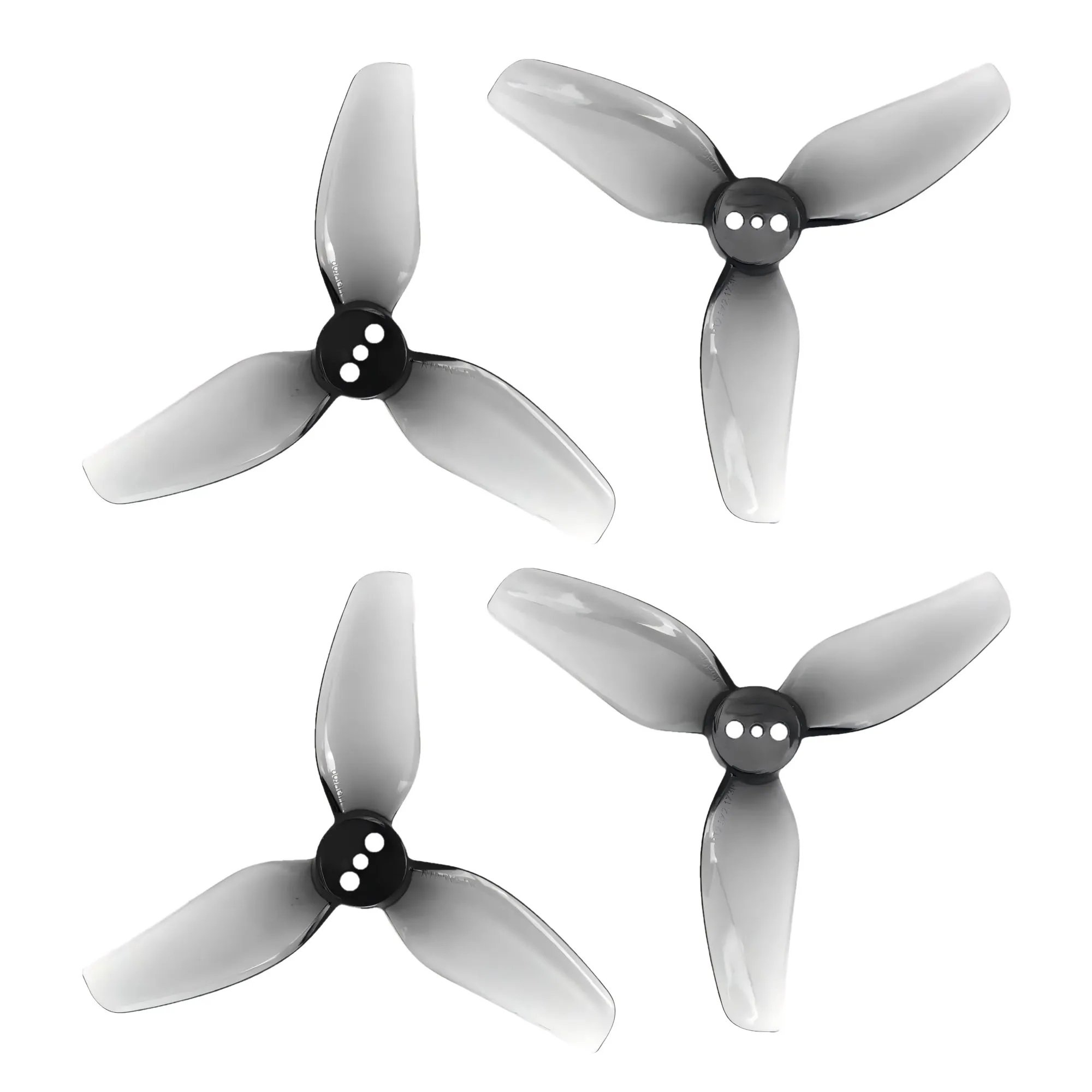 Hélices 3 pales 2.5 pouces pour drone FPV en polycarbonate, installées sur un moteur de drone.
