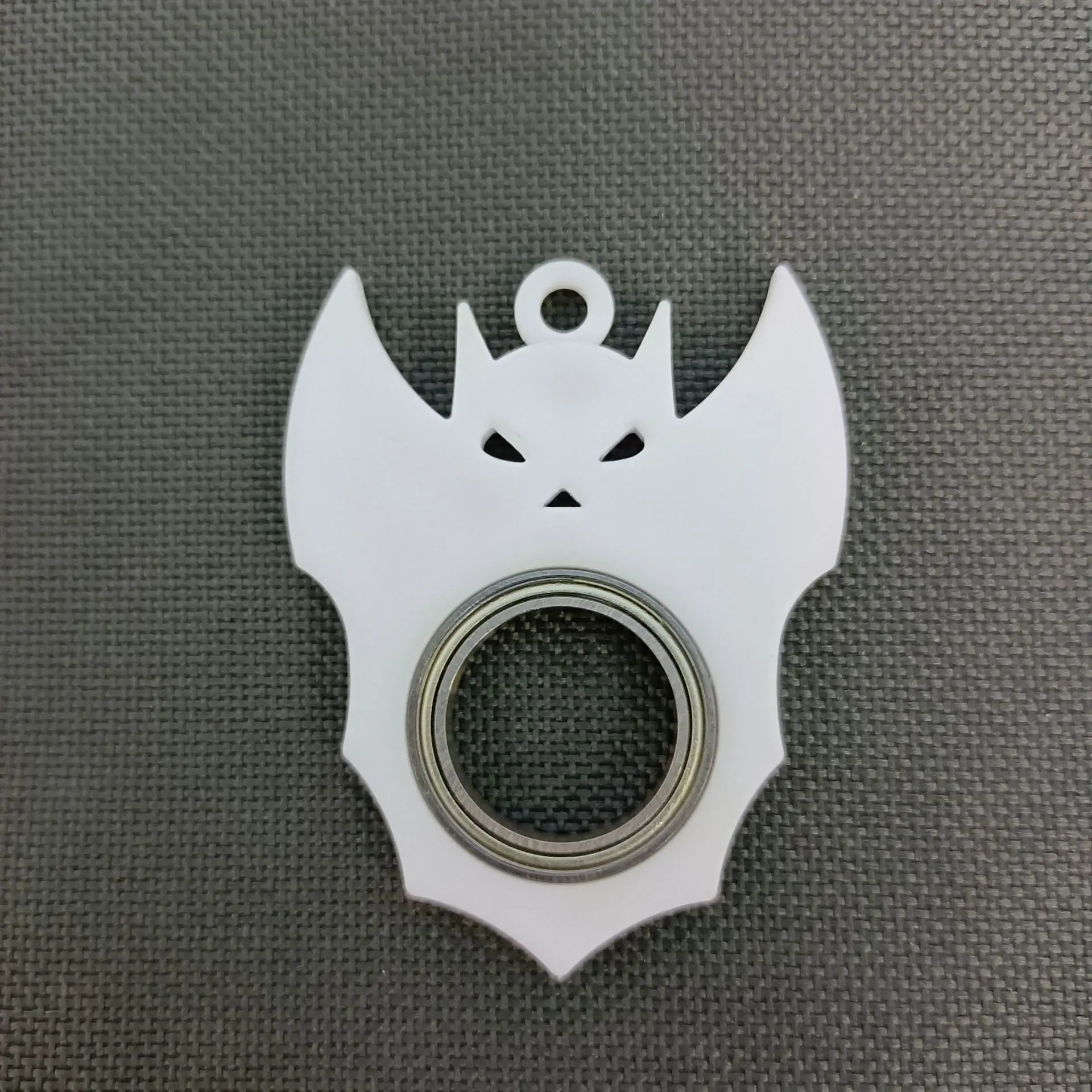 Second generation fingertip rotary roration decompression keychain fixture spinner decompression keychain toy 4