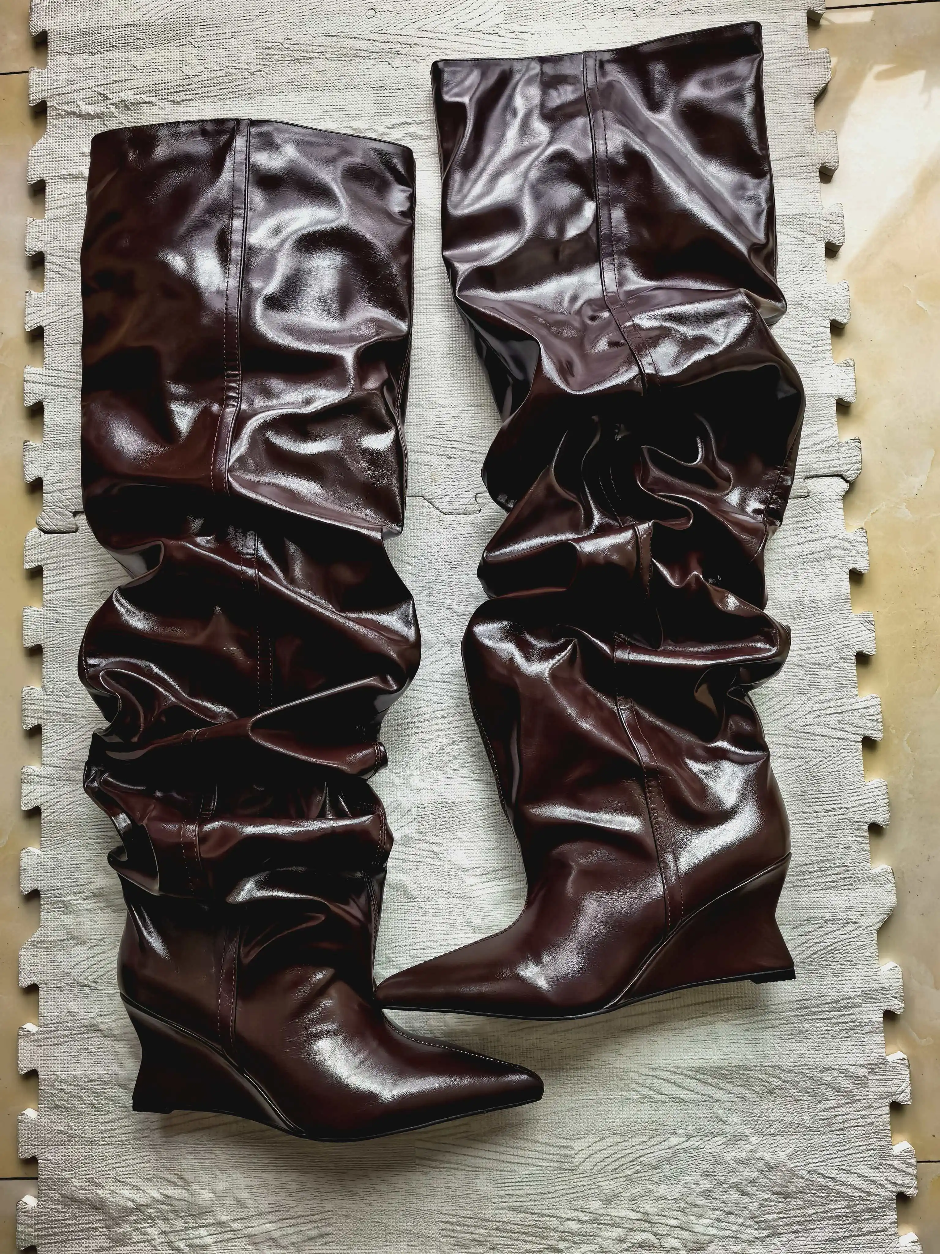 726dark brown