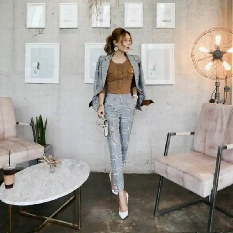 2023 Korean version of women's suit coat new slim plaid small suit women's professional suit tide wholesale
