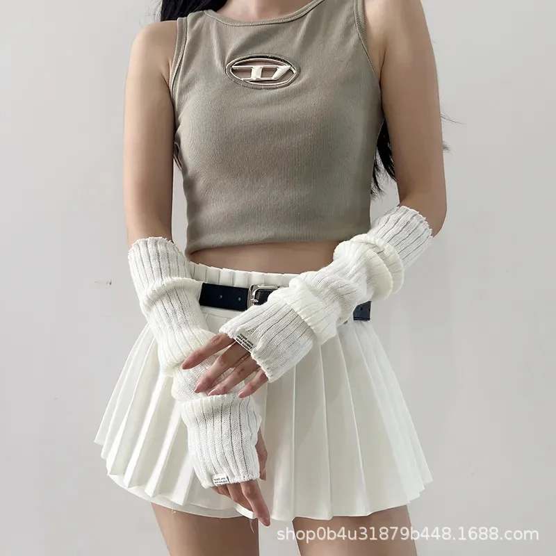 JK fabric hole digging hand sleeves for girls, sweet and cute autumn and winter , half cut sleeves, loli pure
