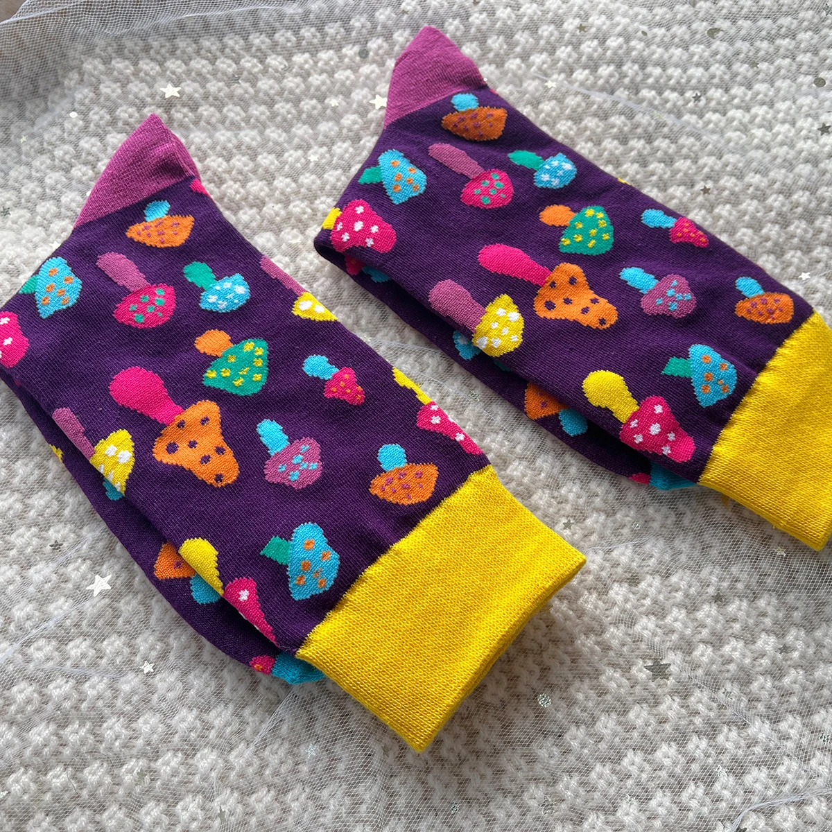 Description Picture 5 of item1 Pair Colorful Mushroom Heart Print Fahion Funny Novelty Street Style Mid Tube Unisex Socks Suit In All Seasins