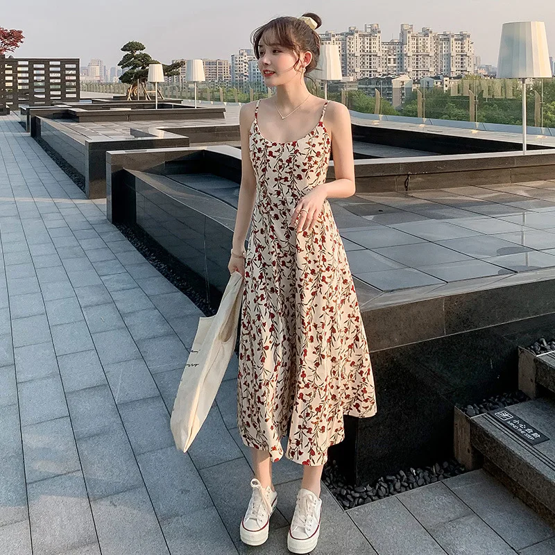 

Fragmented floral camisole dress for women with slim waist, refreshing summer, new 2024 long dress