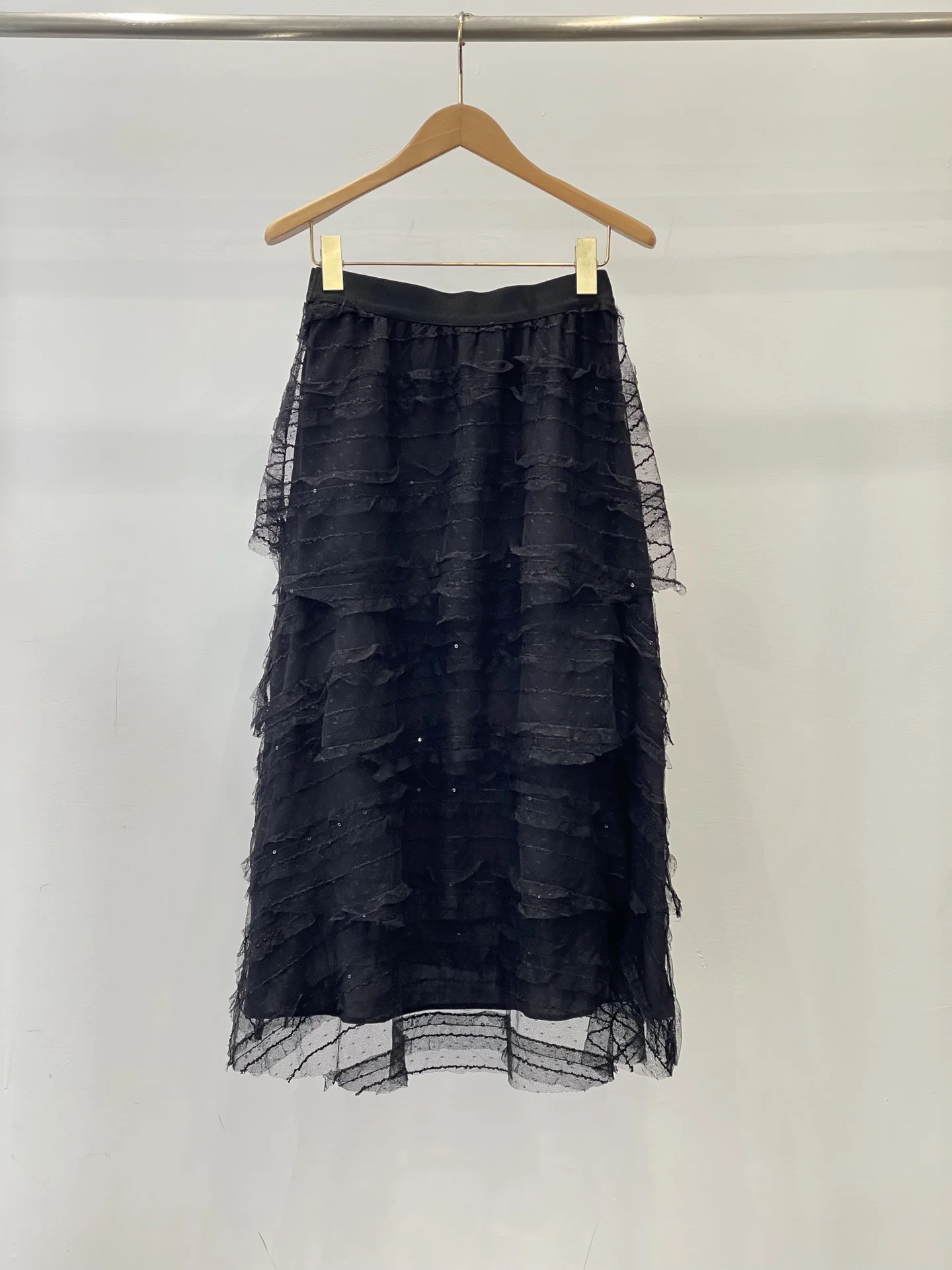 

2023The new French flowing lace layered cake skirt, flowing lace pattern full of feminine