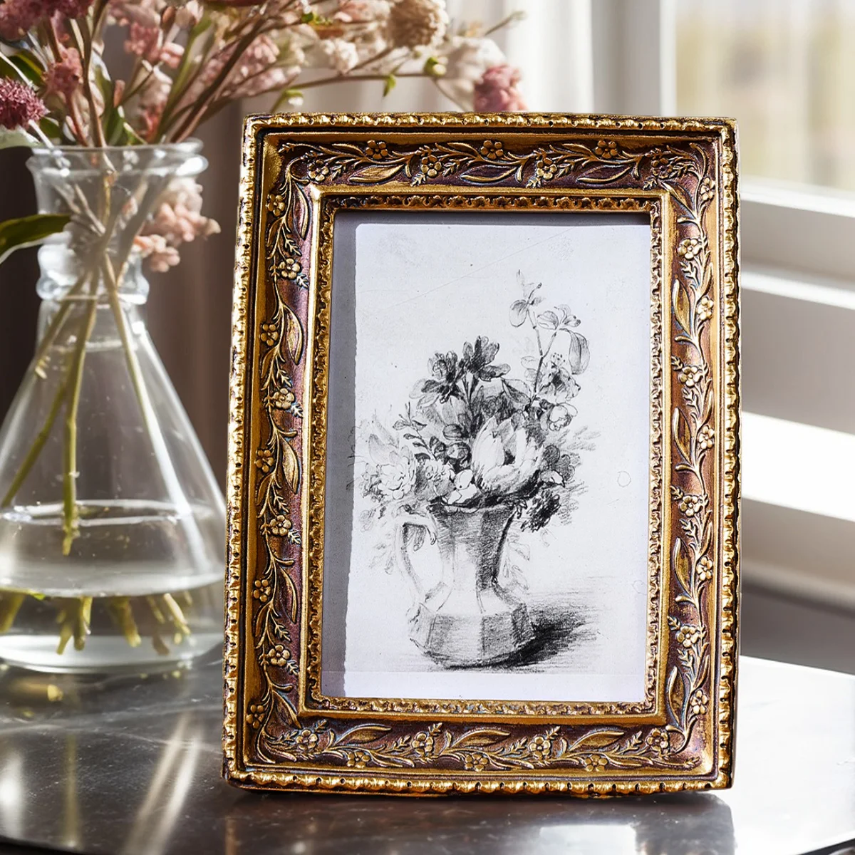 1PC, golden retro pattern photo display frame, resin material three-dimensional pattern decorative frame