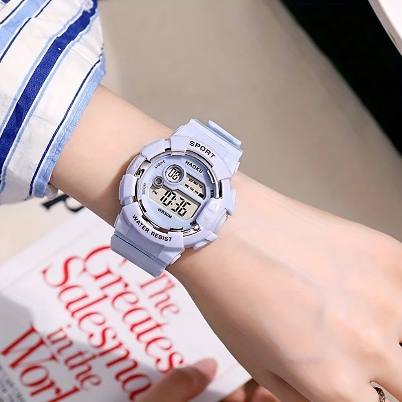 Small Fresh Sweet Large Dial Watch Male And Female Student Couples Sports Swimming Waterproof Glow-In-The-Dark Electronic Watch