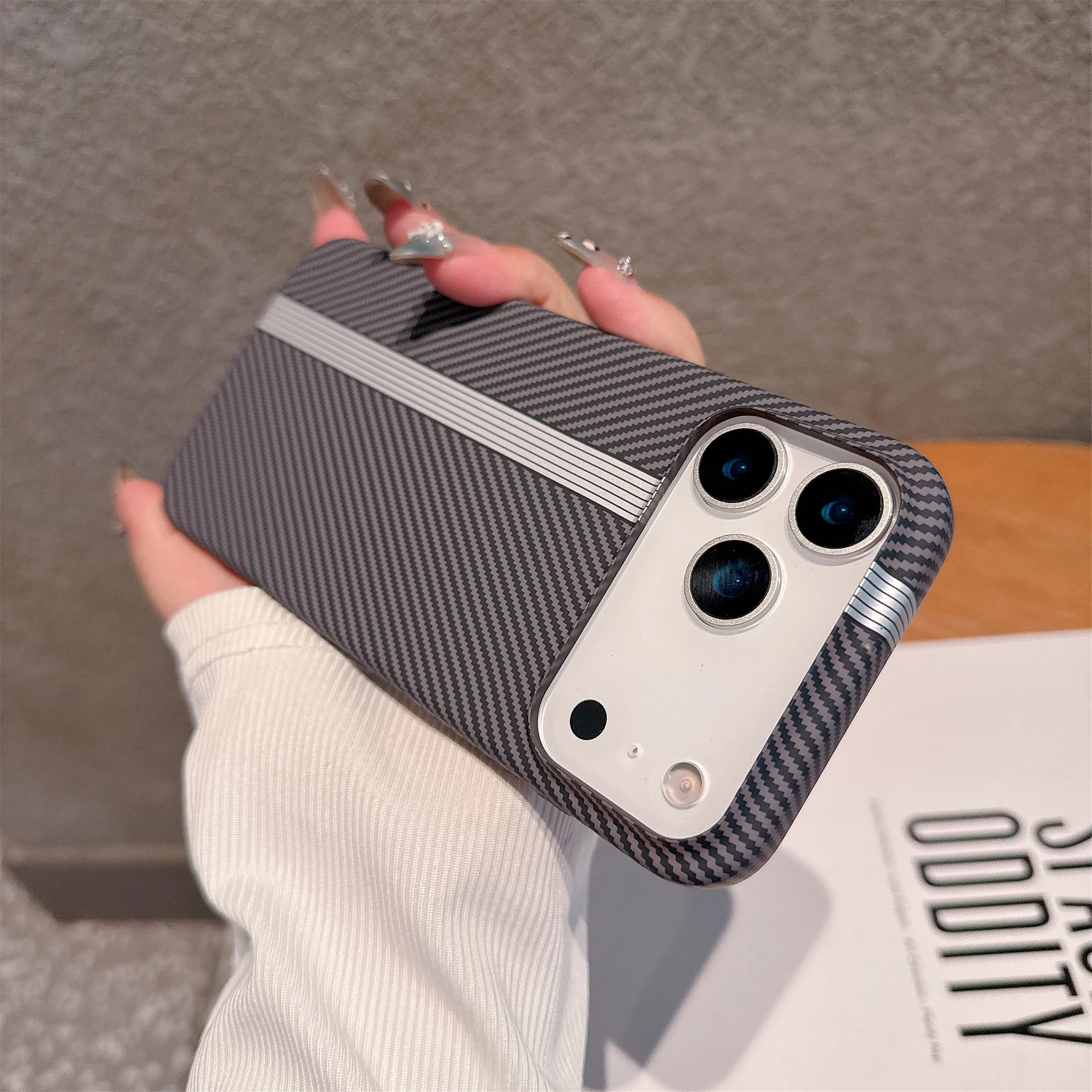 Large Kong Kevlar Carbon Fiber Texture Shockproof Hard Case – Durable PC Back Cover