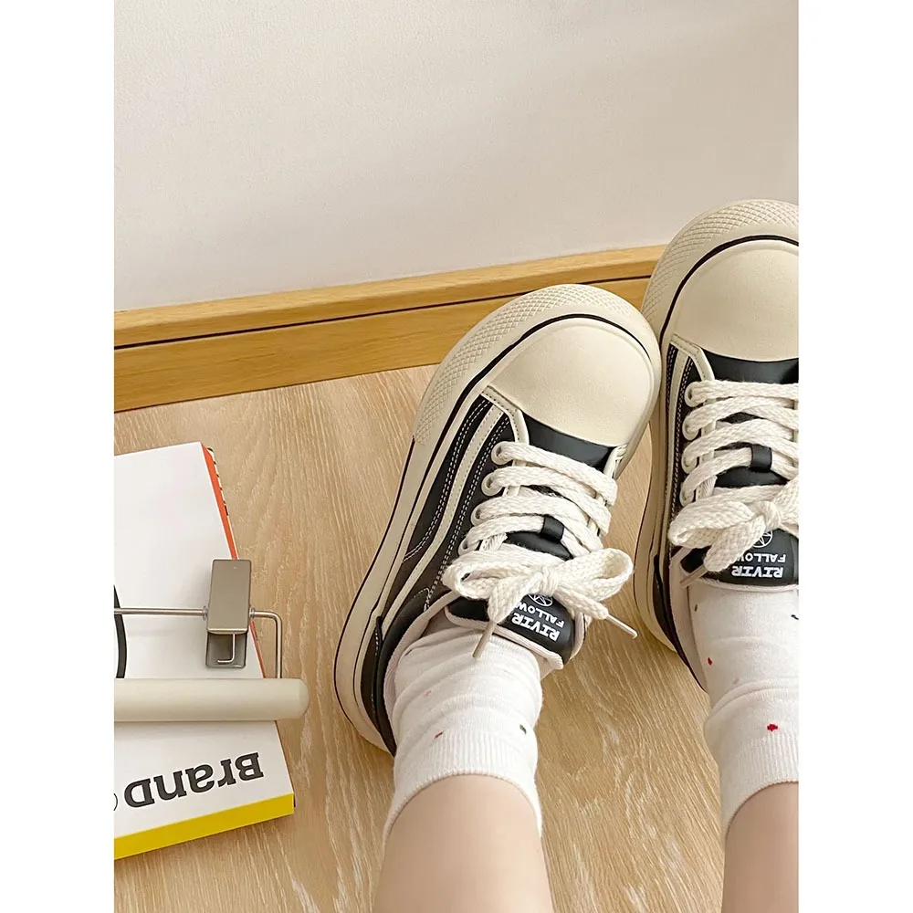 Solid Soft Sole Cute Women Casual Shoes 2024 Spring New Women Shoes Retro Beige Thick Sole Shoes Comfortable Fashionable 24-147