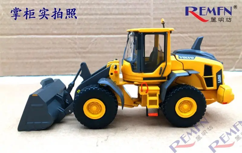 L60H Wheel Loader 1/50 Scale Diecast Model New in Original Box