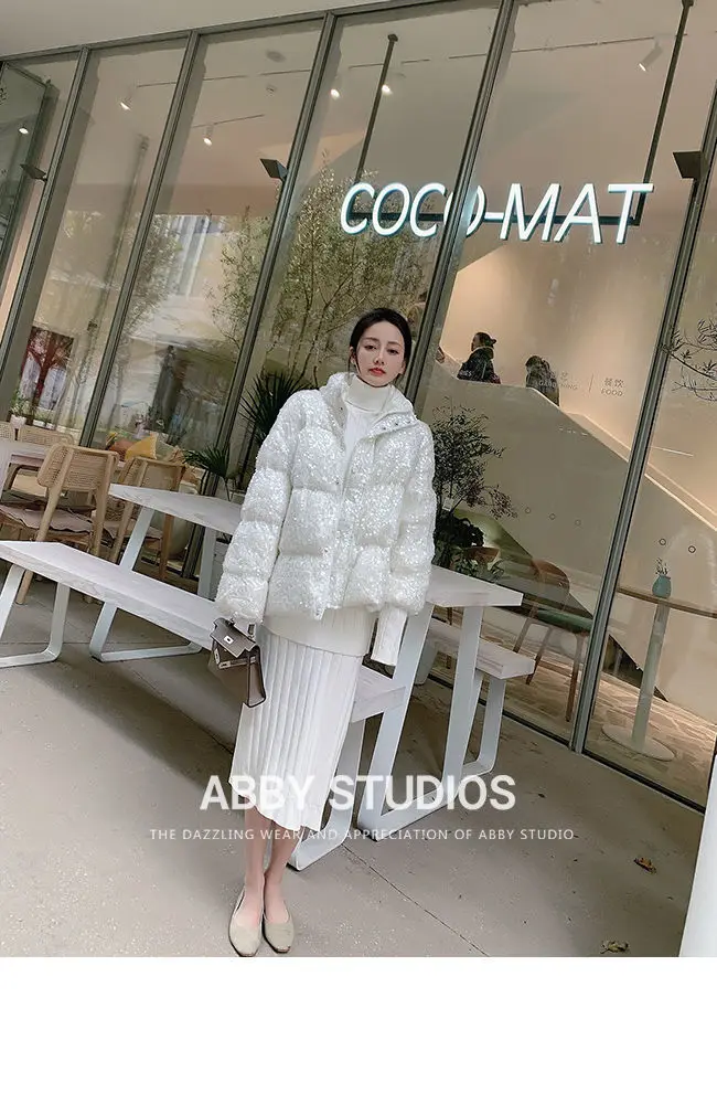 Sequined White Duck Down Short Down Jacket Women Thicken Parkas 2025 New Fashion Down Jacket Women Korean Loose Parka Coat