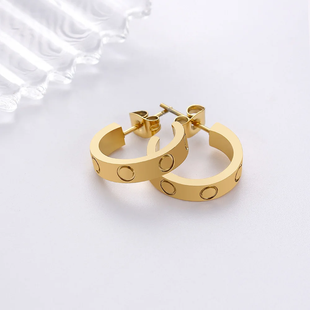 

2023 Fashion Luxury Classic Design Love Stud Earrings for Women 316L Titanium Steel High Jewelry Party