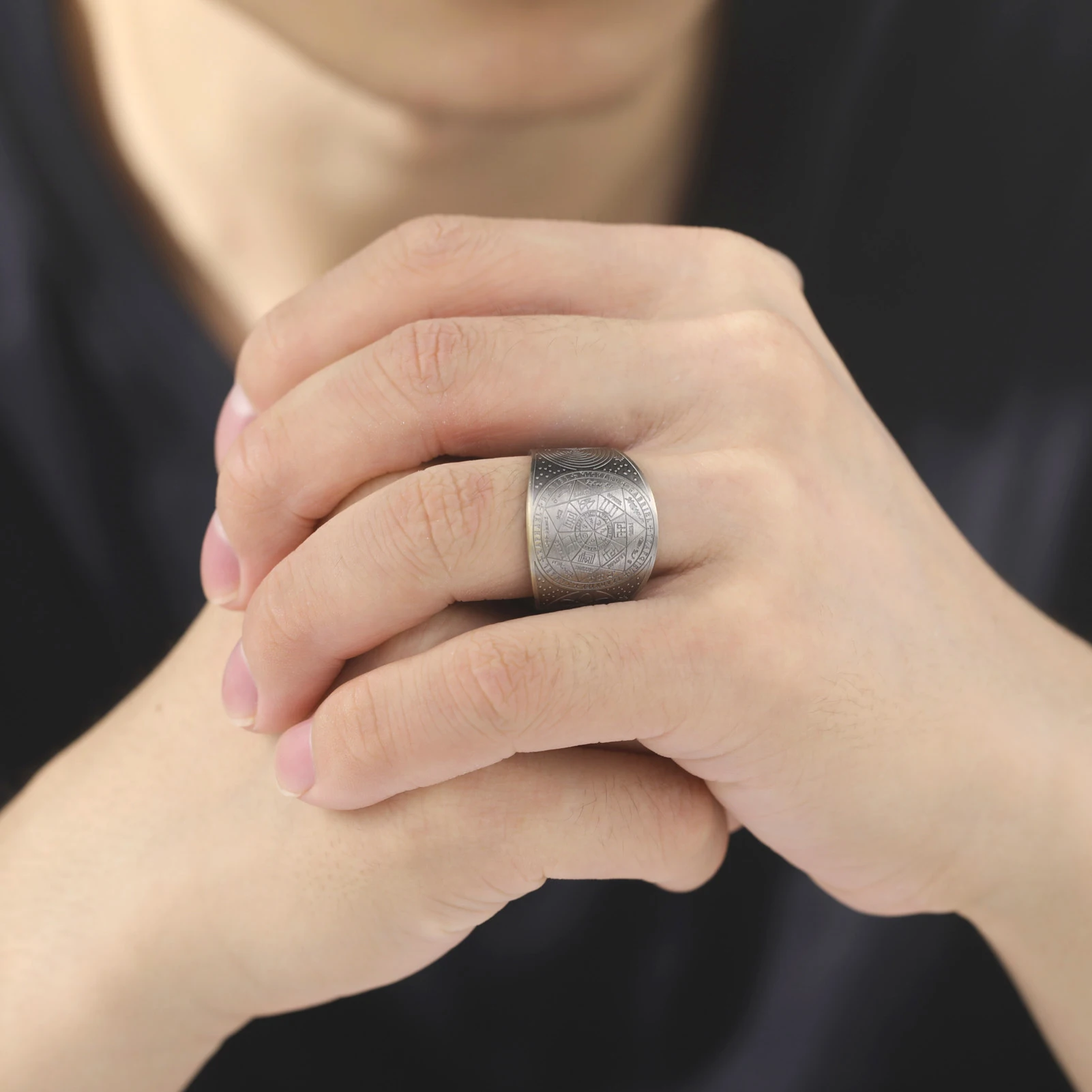 Kkjoy Edelstahl Goldfarben Kupfer Antike Bronze Sechseckiger Stern Magischer Kreis Mond Offener Ring für Männer Party Geschenk Einzelhandel – Detail 9