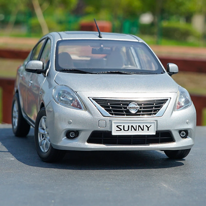Rare 1:18 Scale Nissan Sunny Alloy Car 