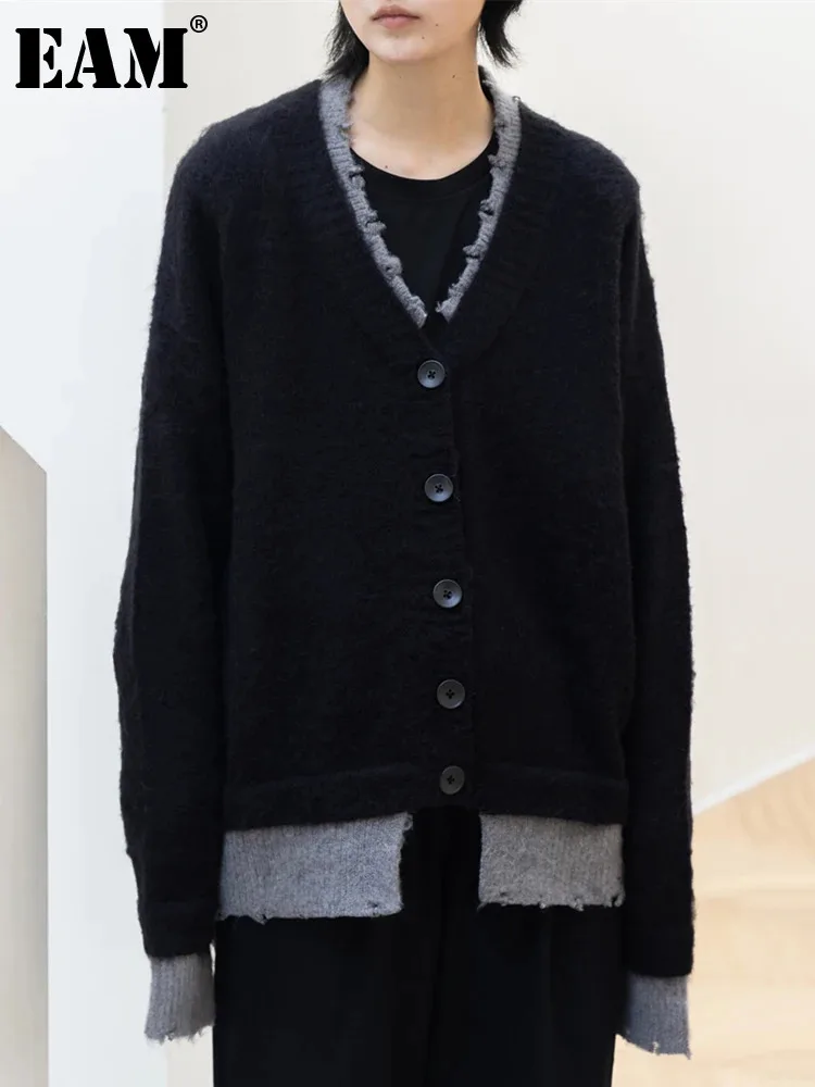 

[EAM] Black Gray Color-block Burr Big Size Knitting Cardigan Sweater V-Neck Long Sleeve Women New Fashion Winter 2024 1DF3973
