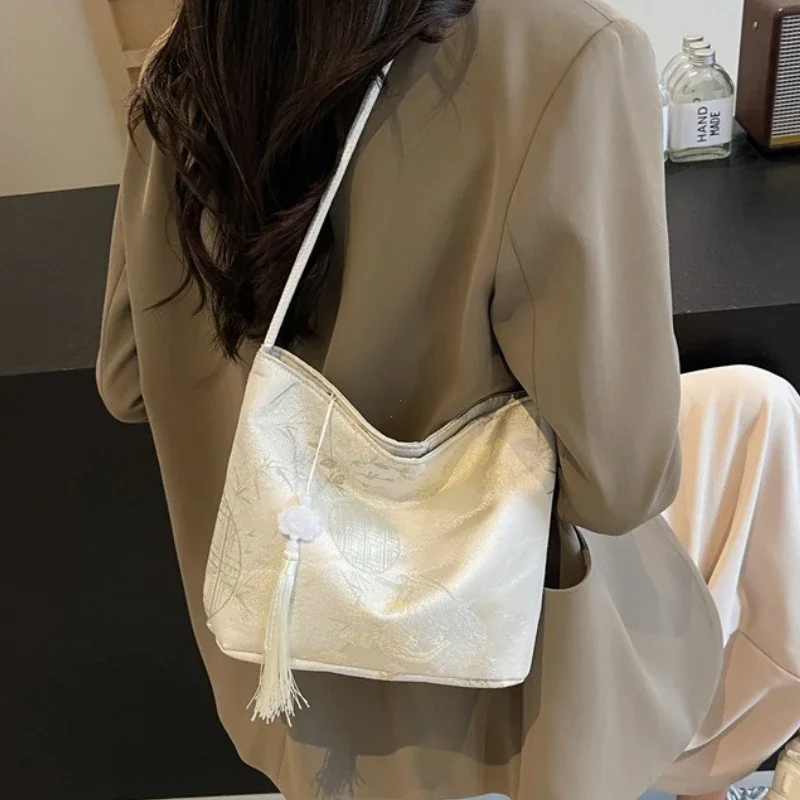 New Chinese Style Small Shoulder Bags for Women 2026 Luxury Designer Fine Embroidery Ladies Handbags Trendy Women Bucket Bag