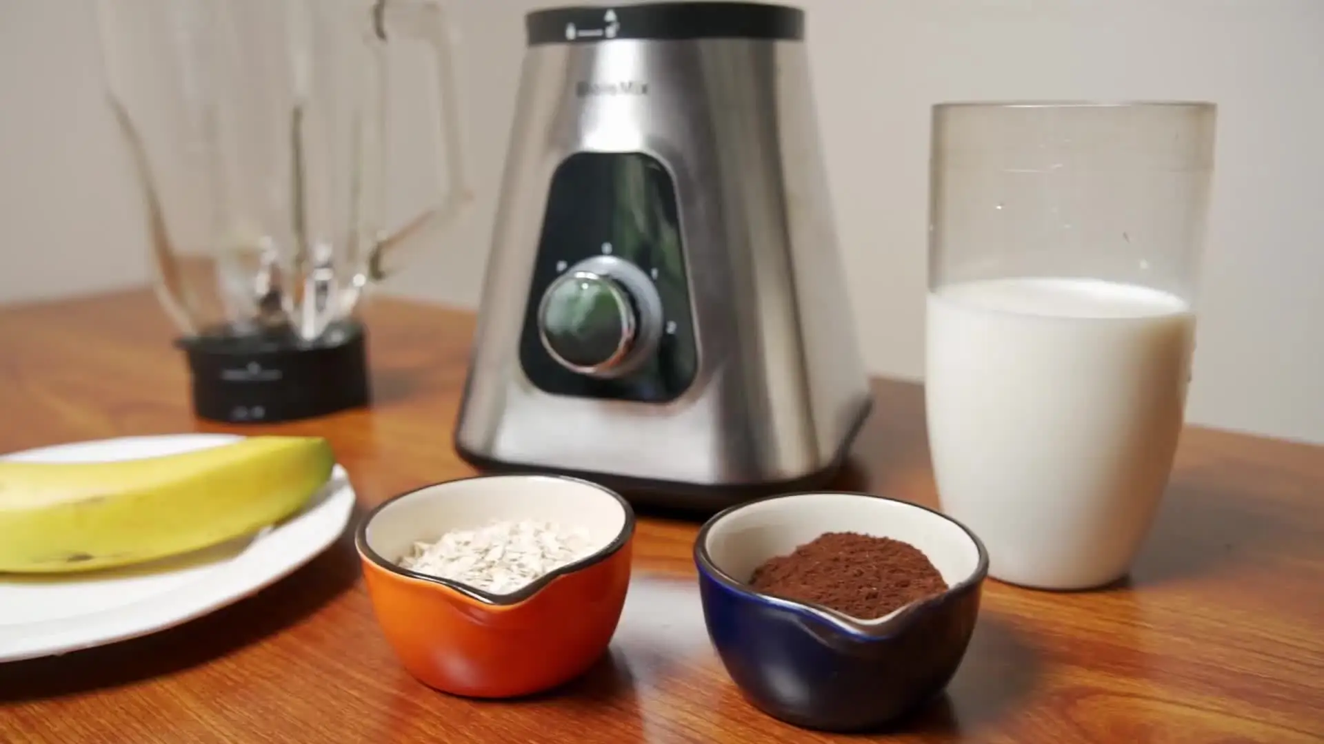ミキサー　Biolomix 1300wスージーブレンダー、1.5lガラスジャー BioloMix 1300W Smoothie Blender with 1.5L Glass Jar