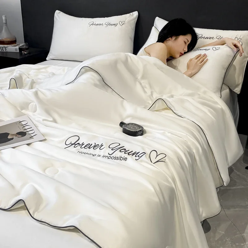 

100% Washed Silk Summer Quilt Embroidery Smooth Ice Cooling Comforter for Bed Silky Solid Blanket Soft Cool Summer Blanket