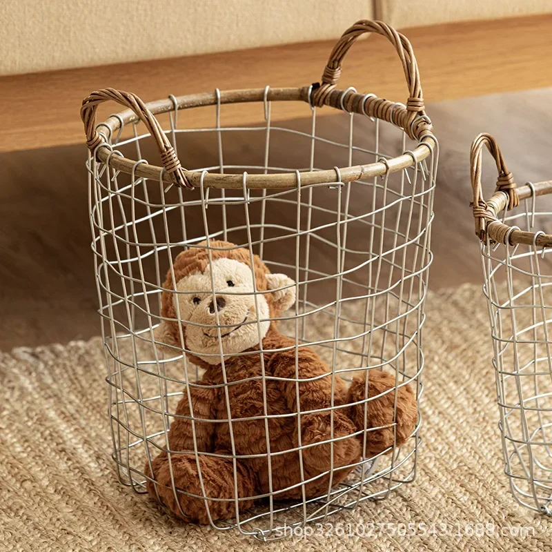 Retro Minimalist Wrought Iron Mesh Storage Basket Woven with Rattan and Iron Wire Pure Handmade Hand-held Storage Basket 2